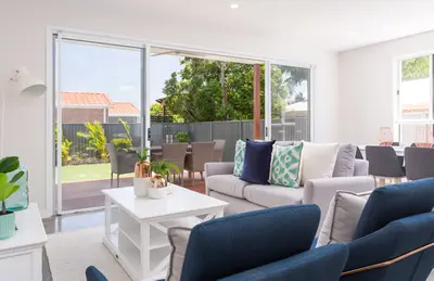 Bayview Street, Hollywell