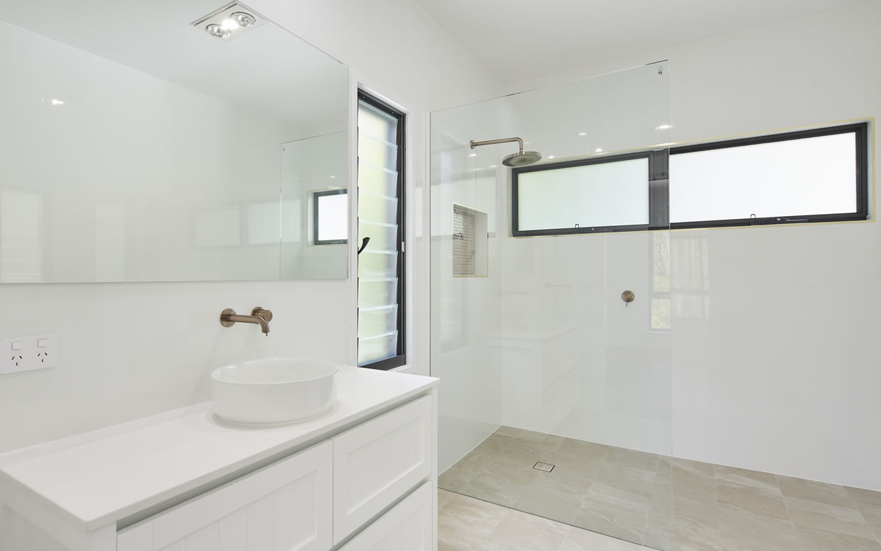 Main Bathroom Ensuite