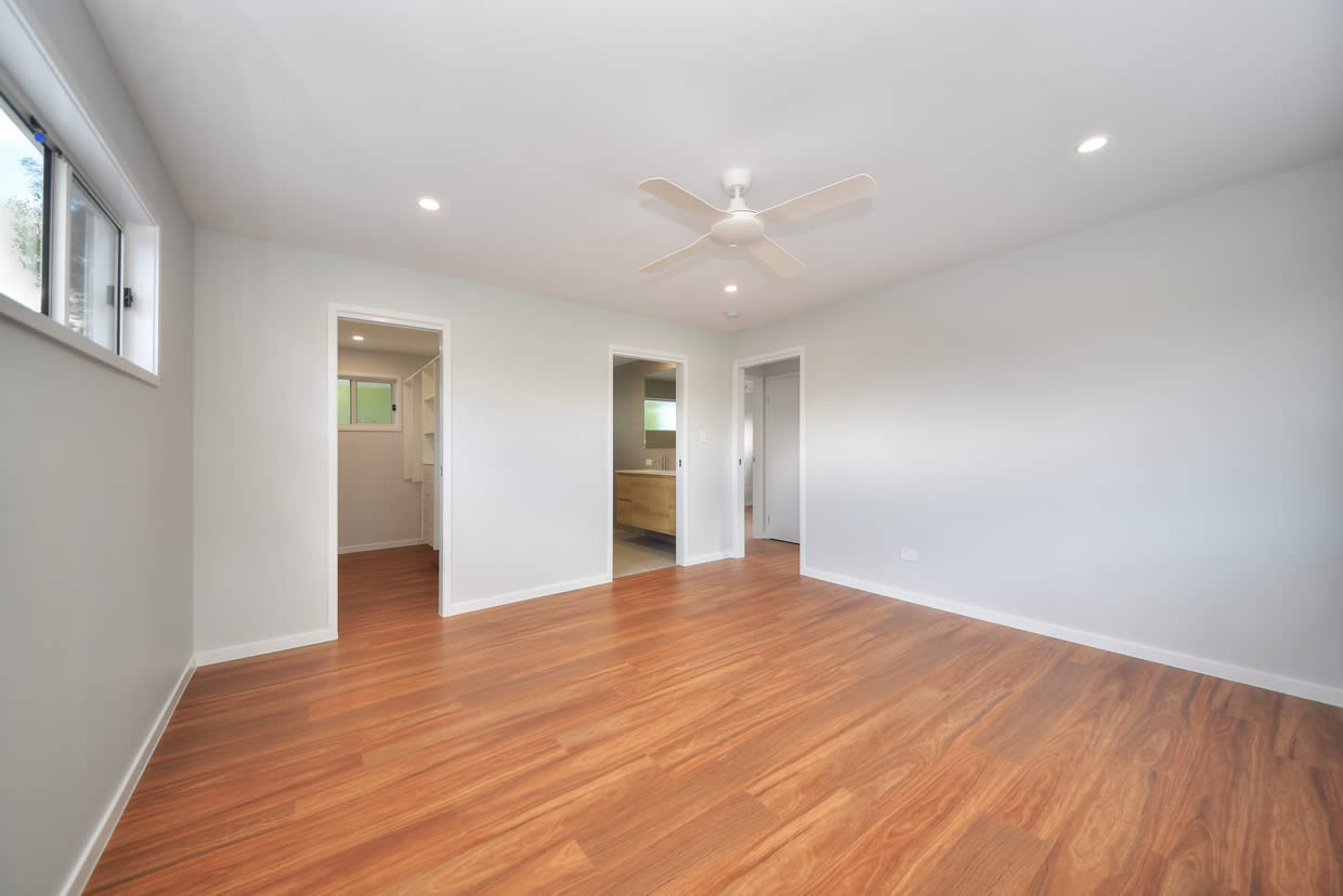 Master Bedroom In Currumbin Waters