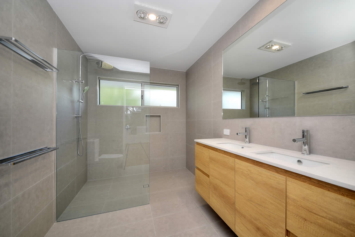 Master Ensuite In Currumbin Waters